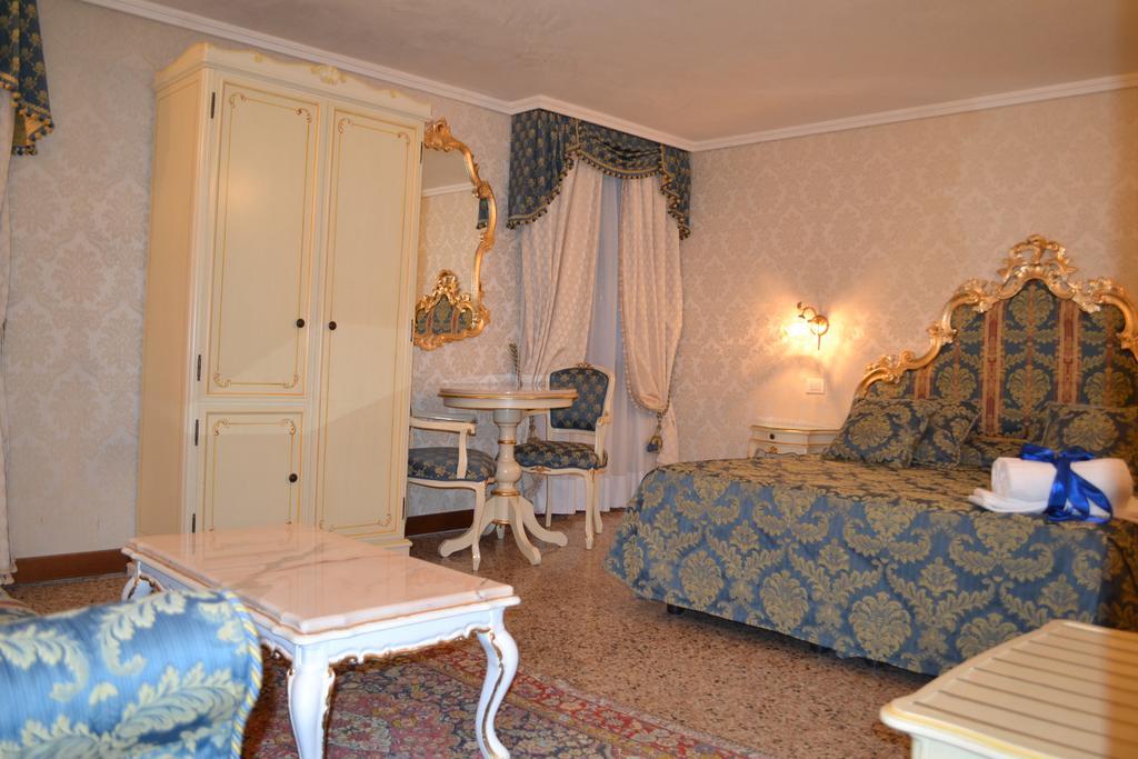 Guest House La Chicca เวนิส ภายนอก รูปภาพ